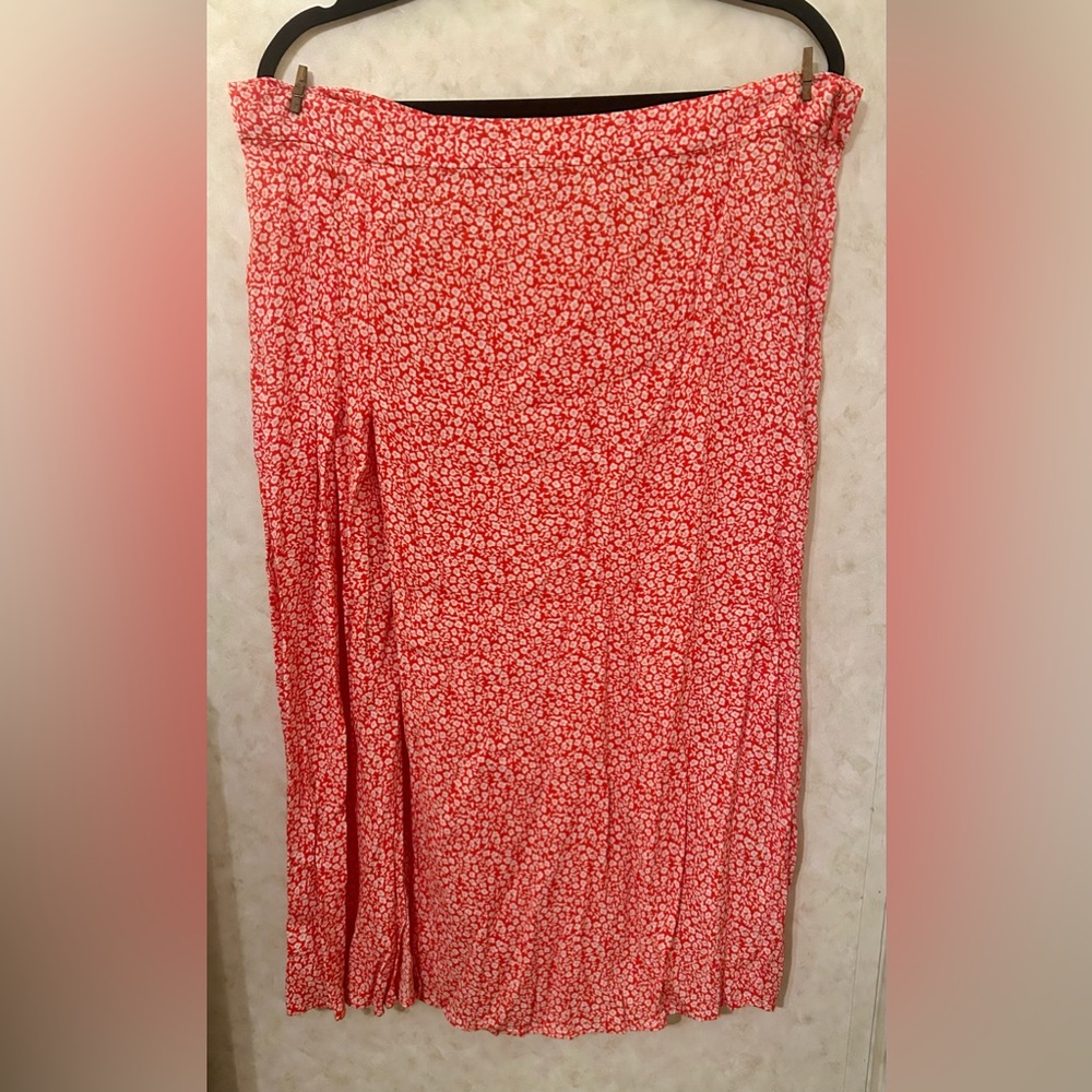 H&M Red Floral A-Line Skirt